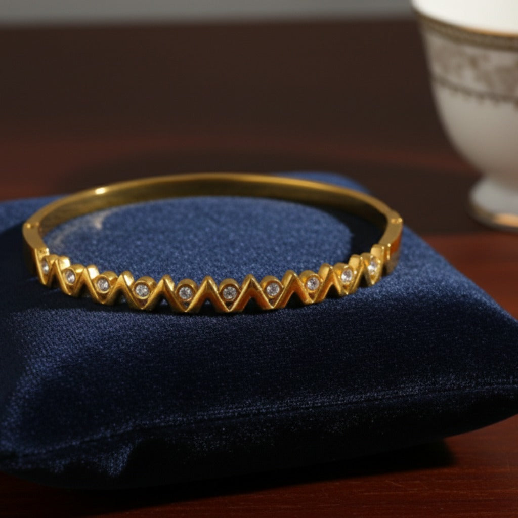 Gold Crystal Zigzag Bangle - Bracelets - 18k Gold Plated Waterproof Jewellery - Collection 9