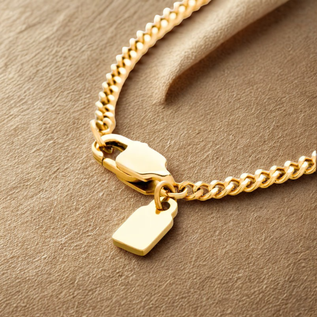Gold Cuban Chain with Padlock - Necklace - 18k Gold Plated Waterproof Jewellery - Collection 9