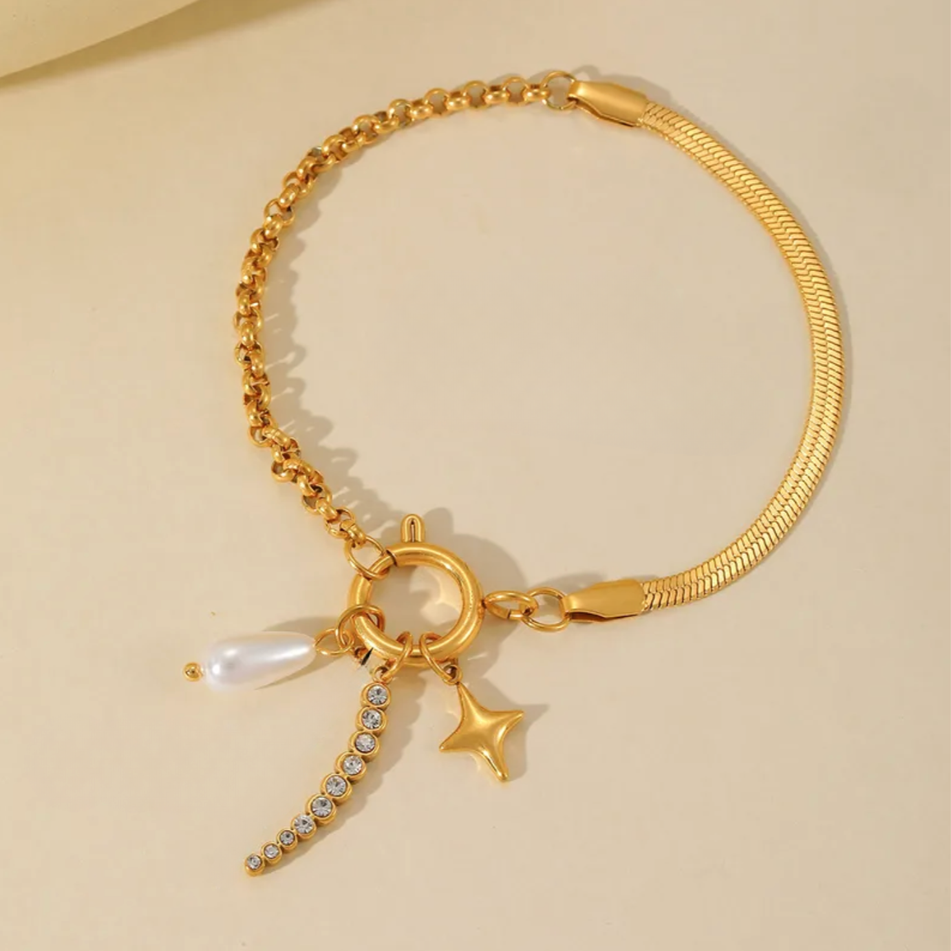 Gold Star Pearl Charm Bracelet - Bracelet - 18k Gold Plated Waterproof Jewellery - Collection 9