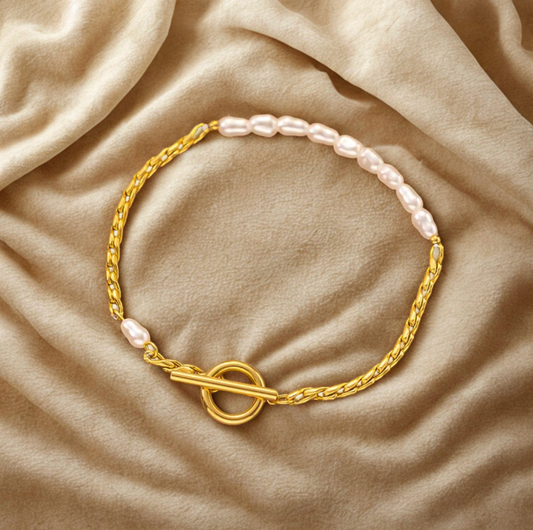 Gold Pearl Toggle Bracelet - Bracelet - 18k Gold Plated Waterproof Jewellery - Collection 9