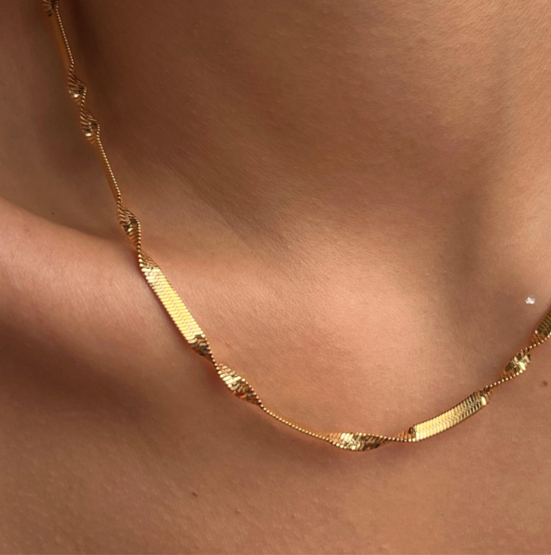 Gold Twisted Herringbone Chain - Necklace - 18k Gold Plated Waterproof Jewellery - Collection 9