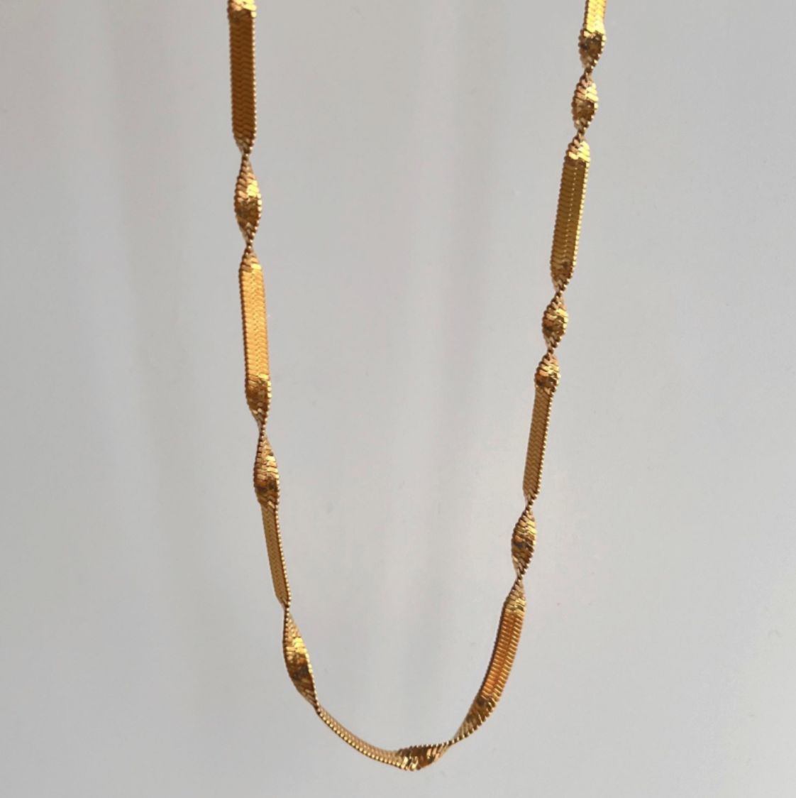 Gold Twisted Herringbone Chain - Necklace - 18k Gold Plated Waterproof Jewellery - Collection 9