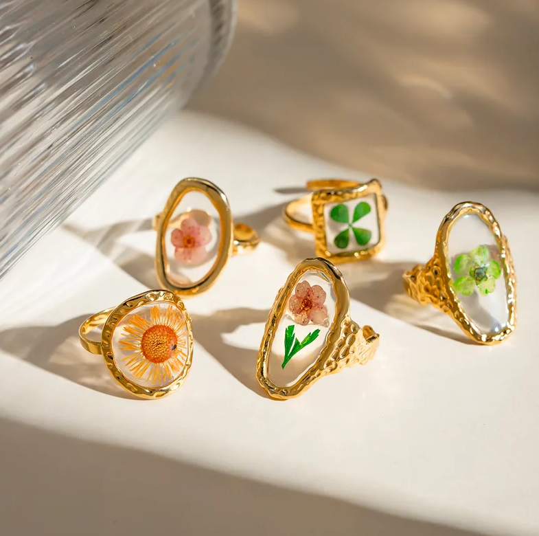 Gold Pressed Flower Ring - Ring - 18k Gold Plated Waterproof Jewellery - Collection 9