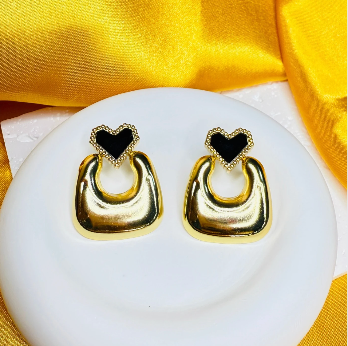 Black Heart U Shape Drop Earrings - Earrings - 18k Gold Plated Waterproof Jewellery - Collection 9