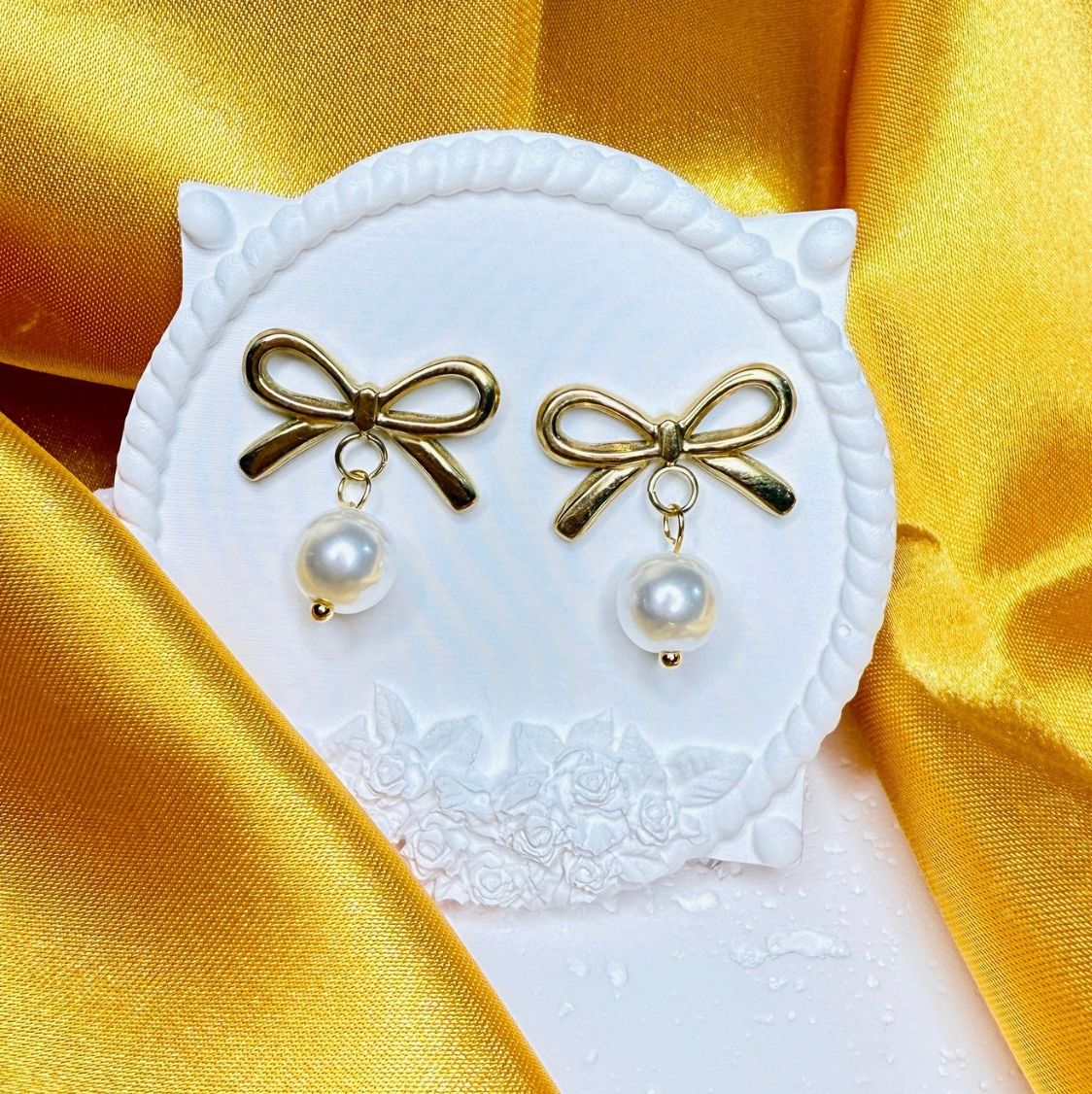 Golden Bow White Pearl Drop Earrings - Earrings - 18k Gold Plated Waterproof Jewellery - Collection 9