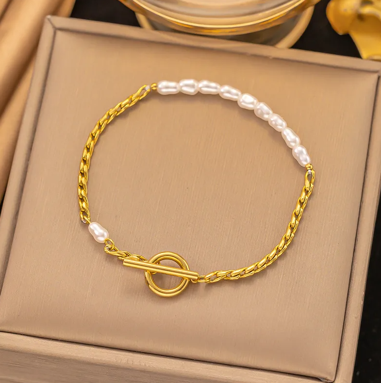 Gold Pearl Toggle Bracelet - Bracelet - 18k Gold Plated Waterproof Jewellery - Collection 9