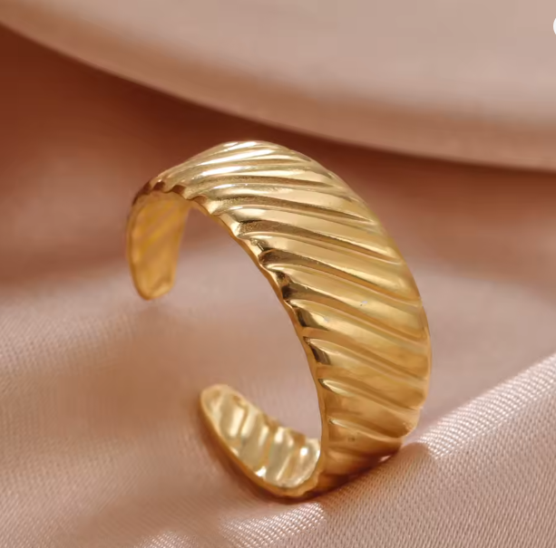 Gold Ribbed Dome Ring - Jewelry - 18k Gold Plated Waterproof Jewellery - Collection 9