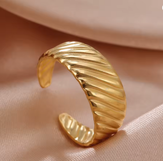 Gold Ribbed Dome Ring - Jewelry - 18k Gold Plated Waterproof Jewellery - Collection 9