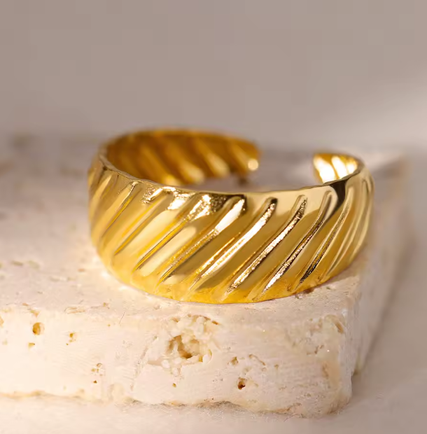 Gold Ribbed Dome Ring - Jewelry - 18k Gold Plated Waterproof Jewellery - Collection 9
