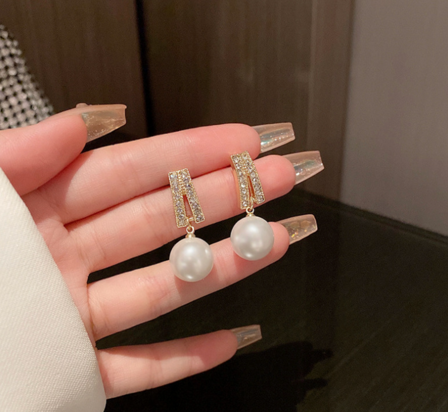 Gold Crystal Pearl Drop Earrings - Earrings - 18k Gold Plated Waterproof Jewellery - Collection 9