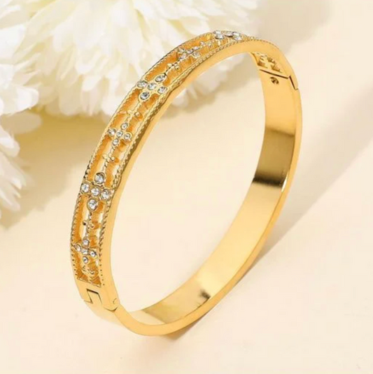 Gold Crystal Flower Bangle - Bracelets - 18k Gold Plated Waterproof Jewellery - Collection 9