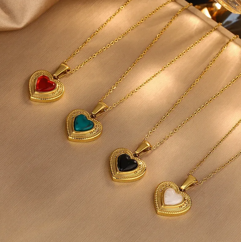 Gold Red Heart Pendant Necklace - Necklace - 18k Gold Plated Waterproof Jewellery - Collection 9
