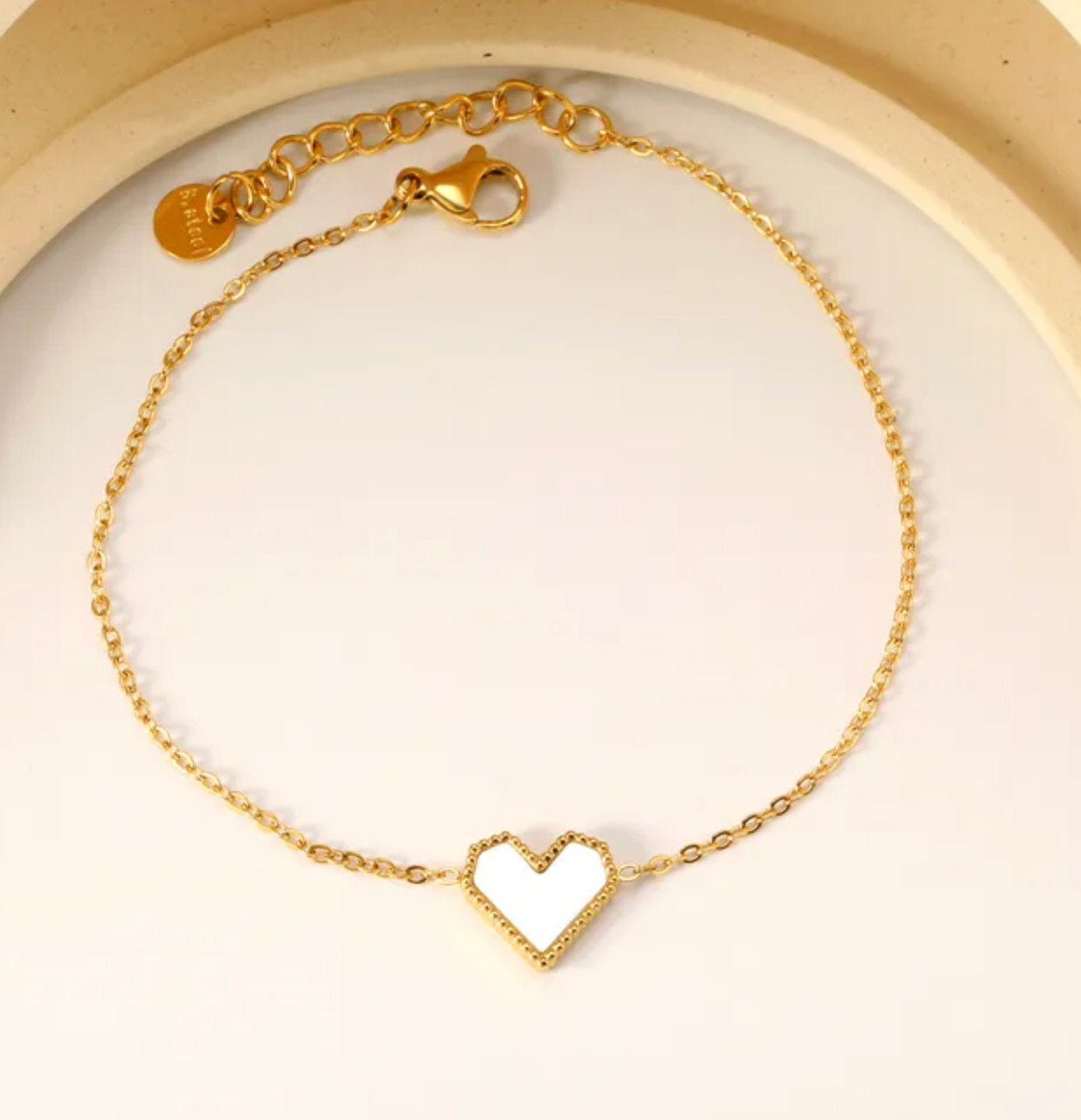 White Shell Heart Bracelet - Bracelet - 18k Gold Plated Waterproof Jewellery - Collection 9