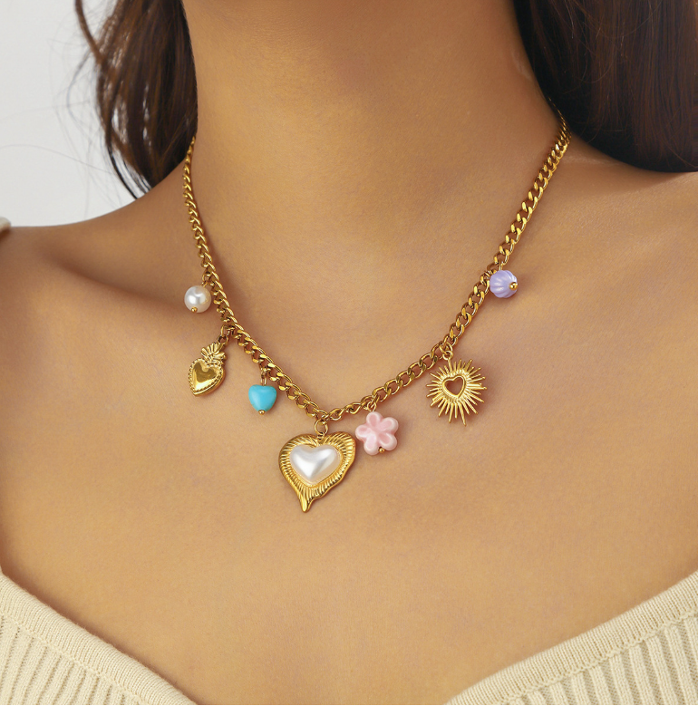 Pearl Heart Floral Charm Necklace - Necklace - 18k Gold Plated Waterproof Jewellery - Collection 9