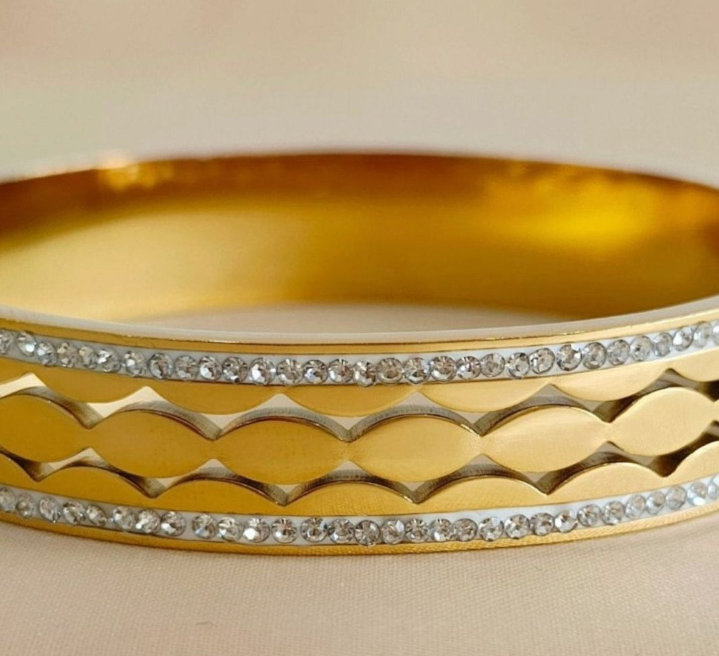 Crystal Wave Bangle - Bangle - 18k Gold Plated Waterproof Jewellery - Collection 9