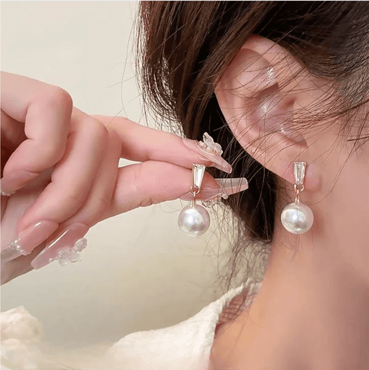 Gold Baguette Pearl Drop Earrings - Earrings - 18k Gold Plated Waterproof Jewellery - Collection 9