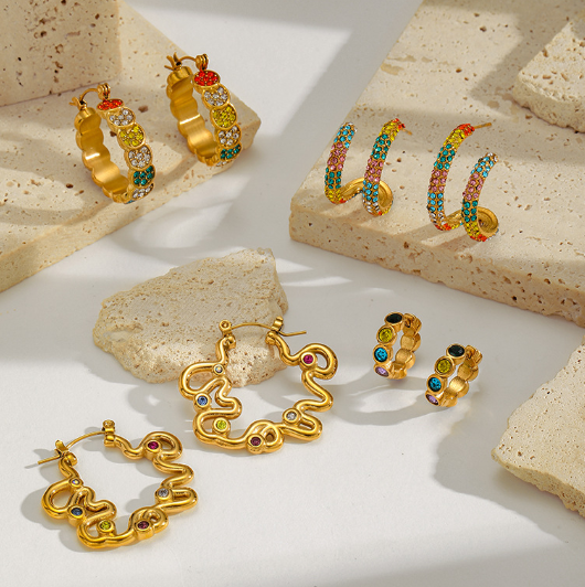 Gold Multicolor Crystal Flower Huggie Earrings - Earrings - 18k Gold Plated Waterproof Jewellery - Collection 9