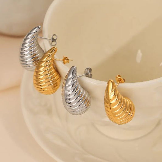 Ribbed Teardrop Stud Earrings