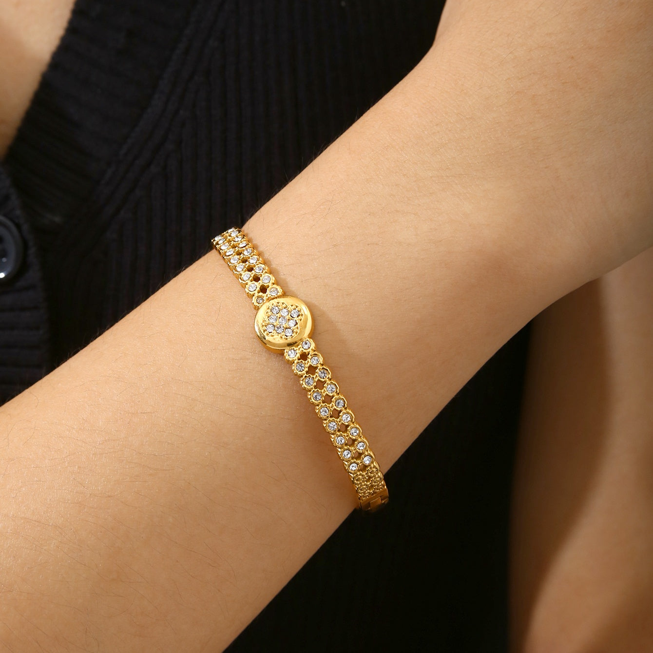 Gold Plated Floral Zircon Oval Centre Bangle Bracelet - Bangle - 18k Gold Plated Waterproof Jewellery - Collection 9