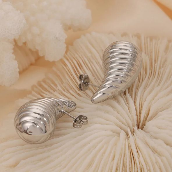 Ribbed Teardrop Stud Earrings