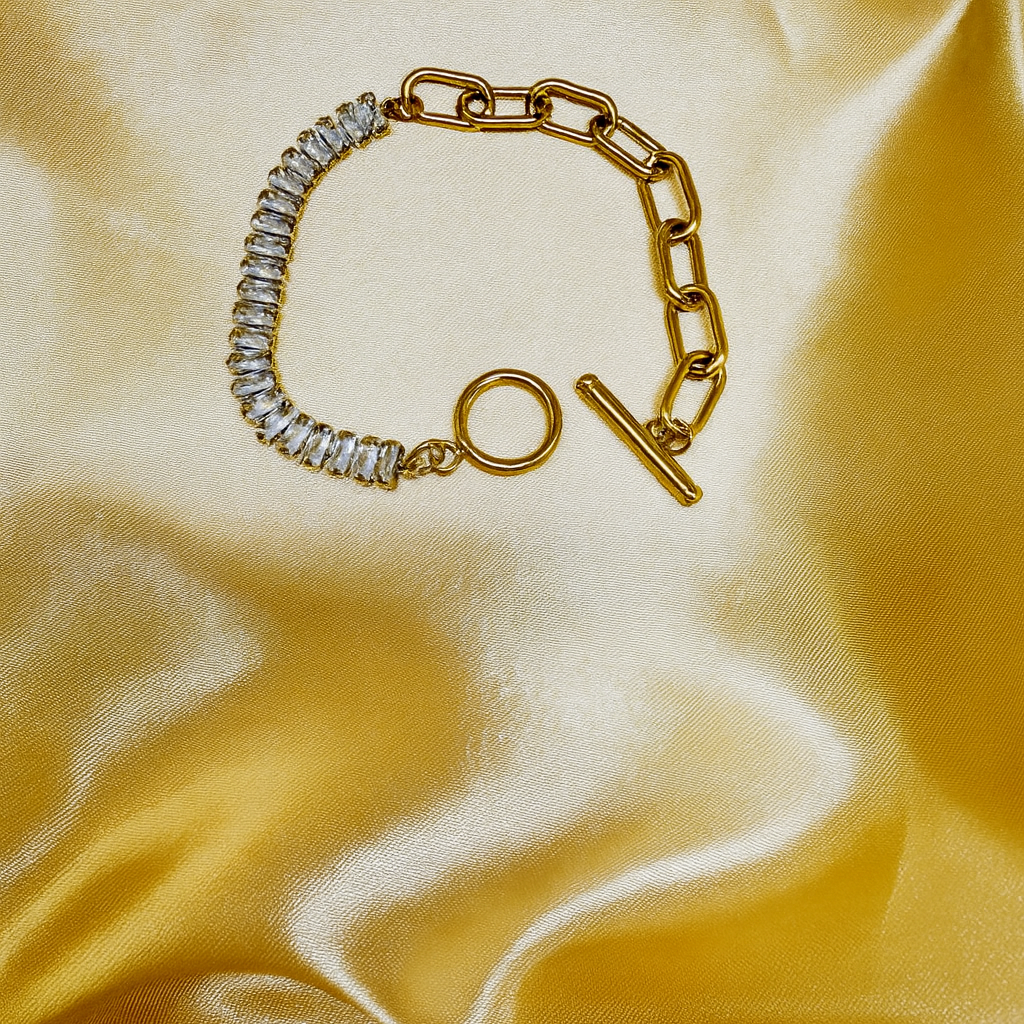 Gold Crystal Tennis Toggle Bracelet - Jewelry - 18k Gold Plated Waterproof Jewellery - Collection 9