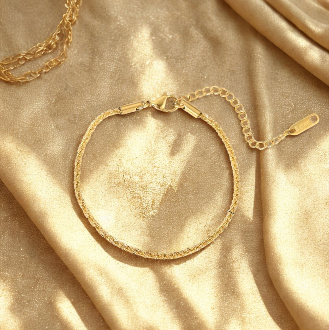 Gold Textured Chain Bracelet - Jewelry - 18k Gold Plated Waterproof Jewellery - Collection 9