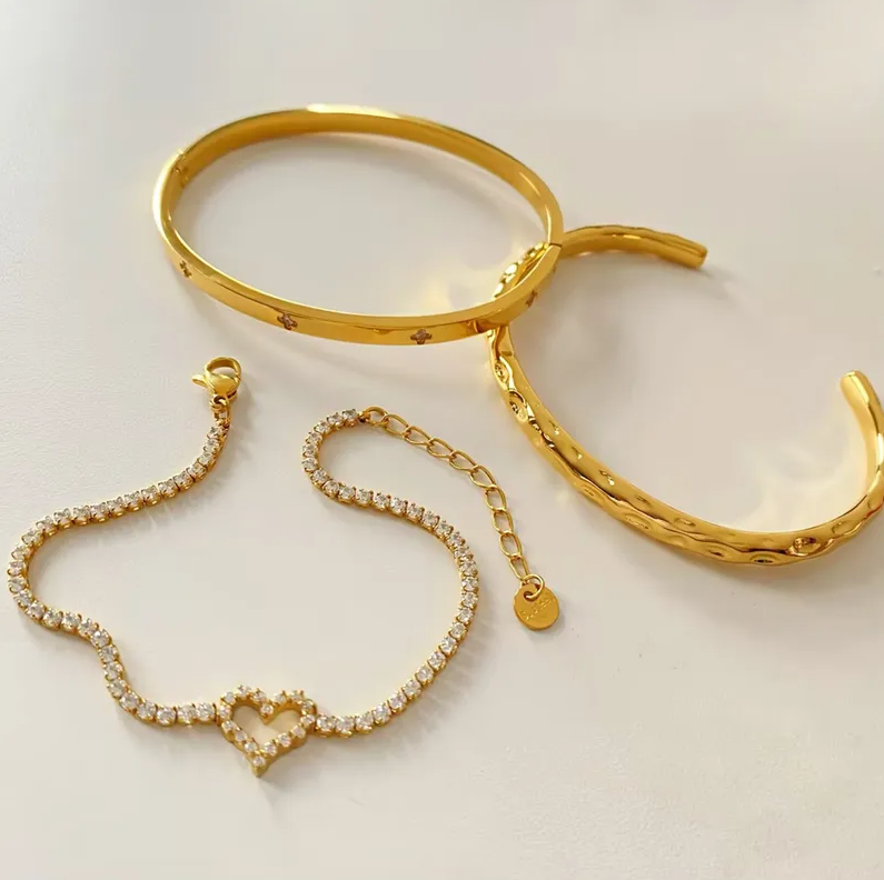 Gold Crystal Heart Tennis Bracelet - Jewelry - 18k Gold Plated Waterproof Jewellery - Collection 9