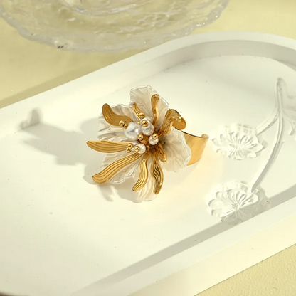 Gold Pearl Flower Ring - Jewelry - 18k Gold Plated Waterproof Jewellery - Collection 9