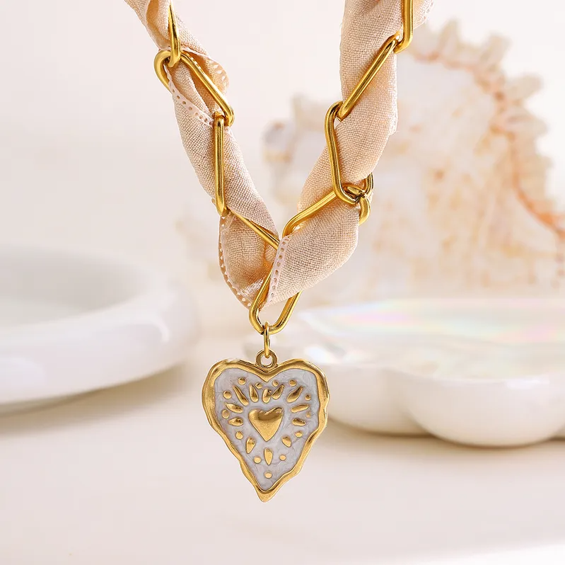 Beige Cutout Heart Paperclip Chain Scarf Necklace - Jewelry - 18k Gold Plated Waterproof Jewellery - Collection 9