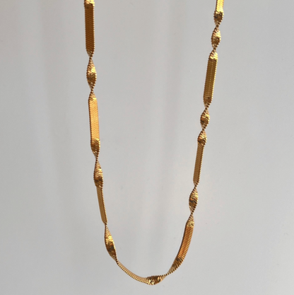 Gold Twisted Herringbone Chain - Necklace - 18k Gold Plated Waterproof Jewellery - Collection 9