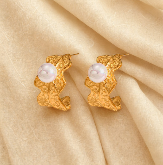 Golden Pearl Frog Stud Earrings - Earrings - 18k Gold Plated Waterproof Jewellery - Collection 9