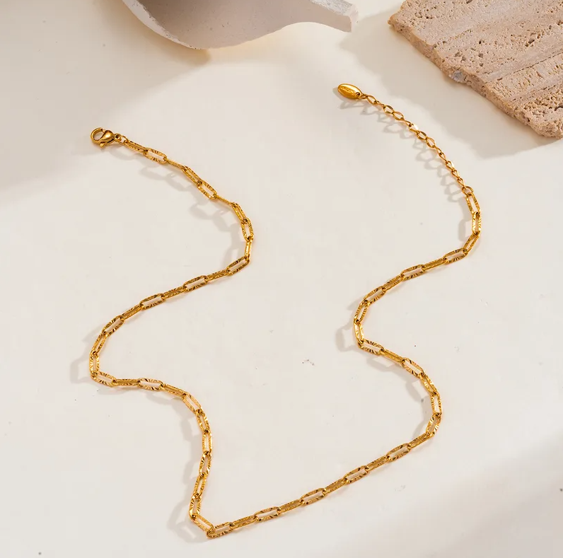 Gold Patterned Paperclip Chain - Necklace - 18k Gold Plated Waterproof Jewellery - Collection 9