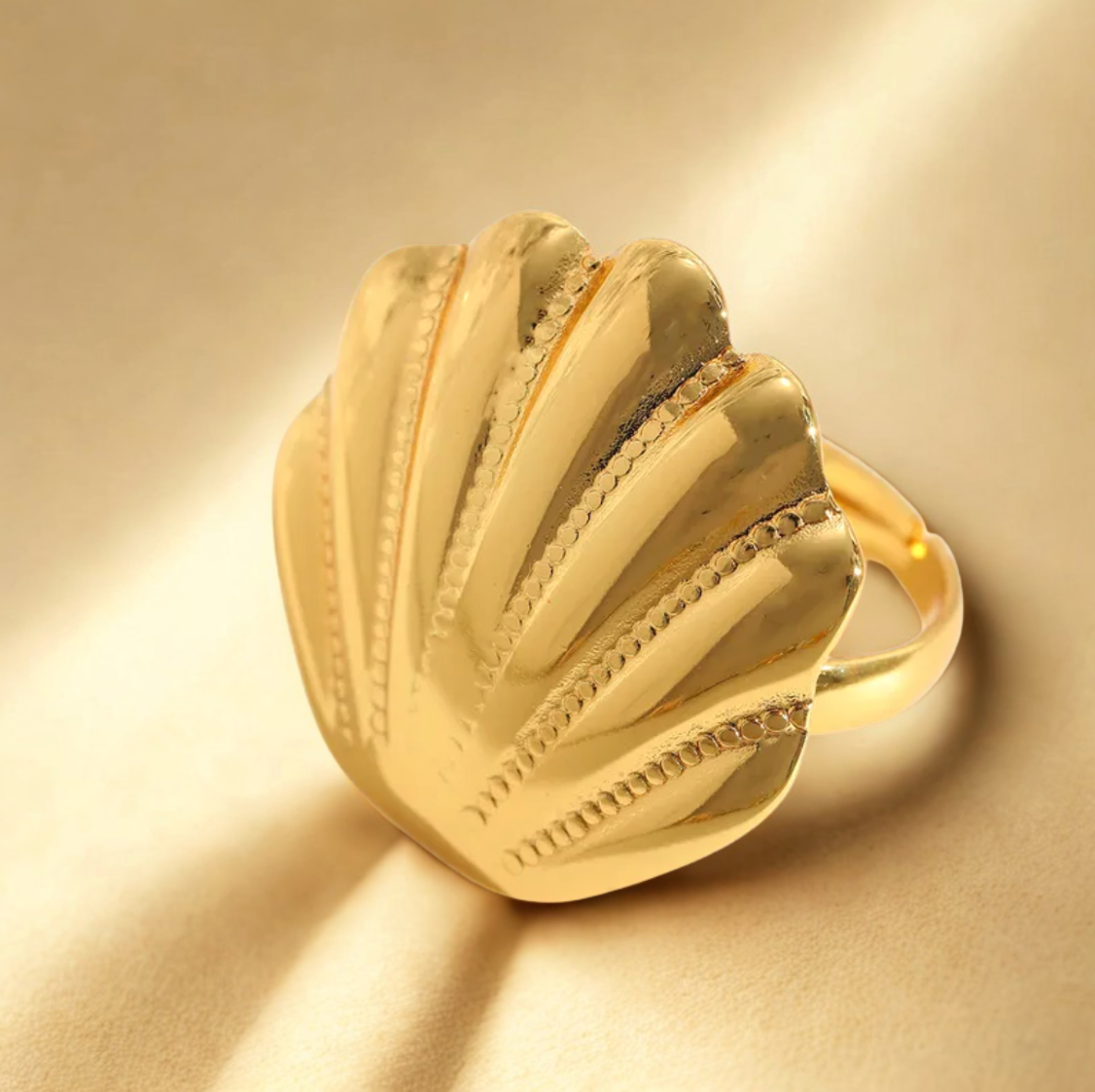 Gold Shell Ring - Jewelry - 18k Gold Plated Waterproof Jewellery - Collection 9