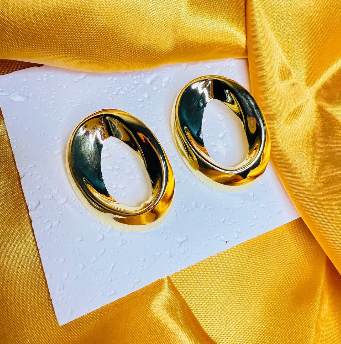 Round Hoop Earrings - Earrings - 18k Gold Plated Waterproof Jewellery - Collection 9