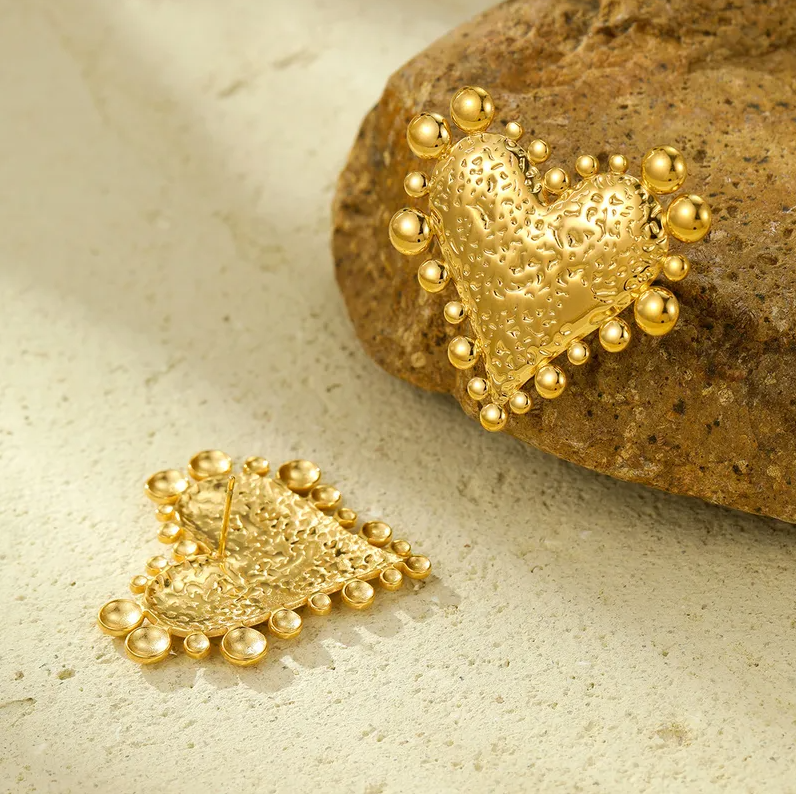 Golden Heart Stud Earrings - Earrings - 18k Gold Plated Waterproof Jewellery - Collection 9