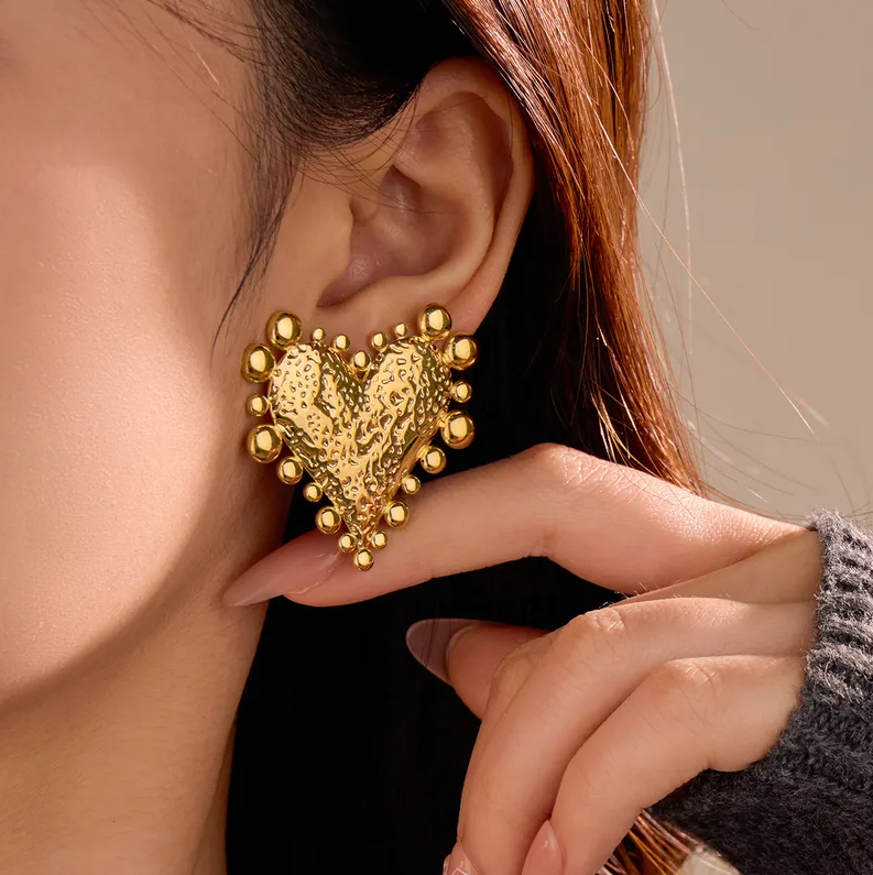 Golden Heart Stud Earrings - Earrings - 18k Gold Plated Waterproof Jewellery - Collection 9