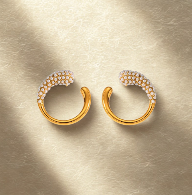 Golden Pearl C-Hoop Earrings - Earrings - 18k Gold Plated Waterproof Jewellery - Collection 9