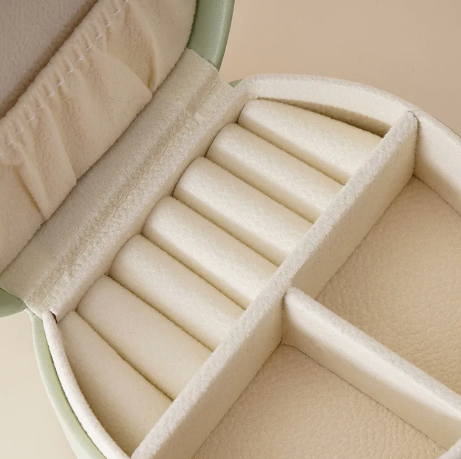 Round Luxury Travel Jewellery Box - Jewellery Boxes - 18k Gold Plated Waterproof Jewellery - Collection 9