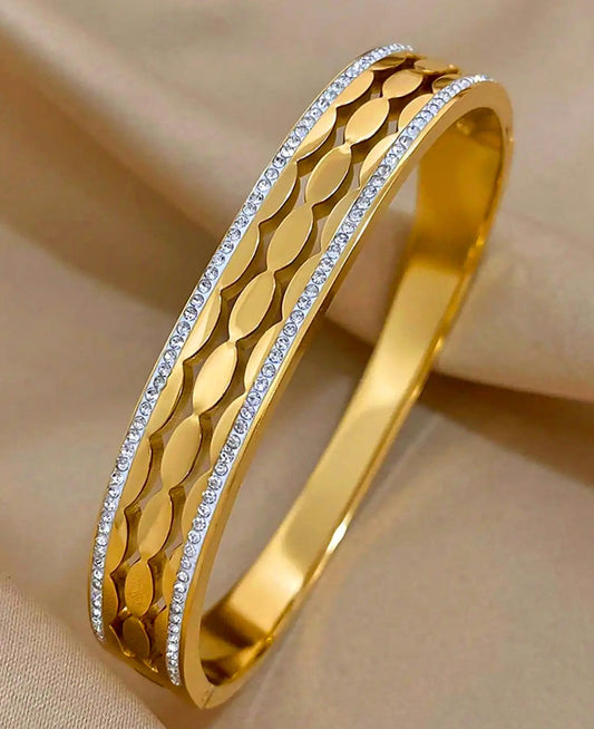 Crystal Wave Bangle - Bangle - 18k Gold Plated Waterproof Jewellery - Collection 9