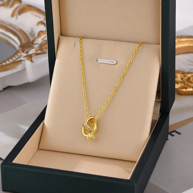 Gold Crystal Heart Pendant Necklace - Necklace - 18k Gold Plated Waterproof Jewellery - Collection 9