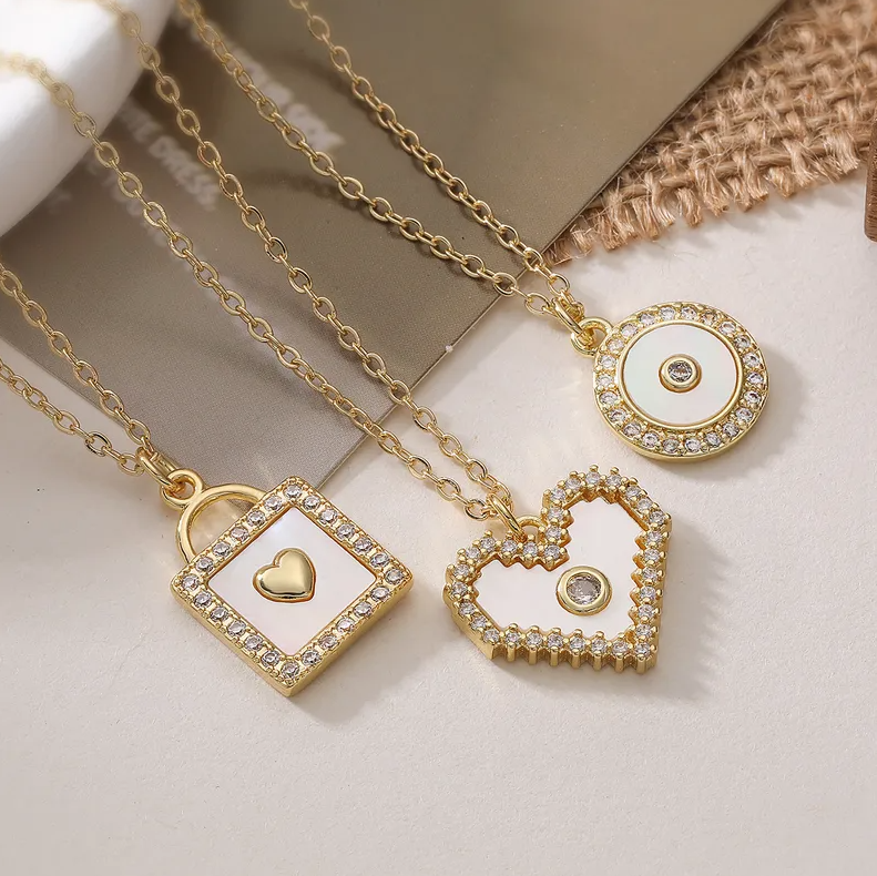 Gold Crystal Heart Pendant Necklace - Necklace - 18k Gold Plated Waterproof Jewellery - Collection 9