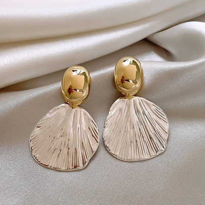 Gold Shell Drop Earrings - Earrings - 18k Gold Plated Waterproof Jewellery - Collection 9