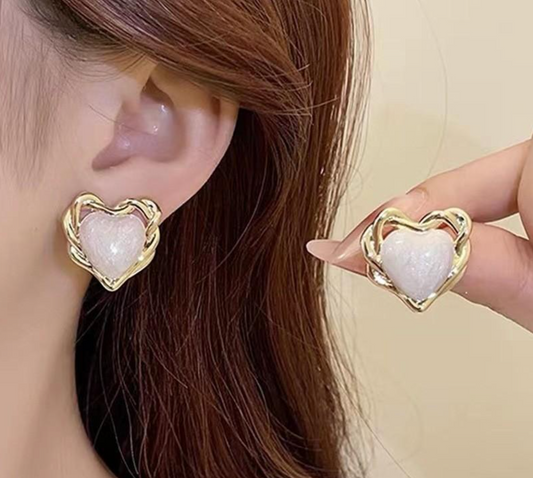Gold Pearl Heart Earrings - Earrings - 18k Gold Plated Waterproof Jewellery - Collection 9