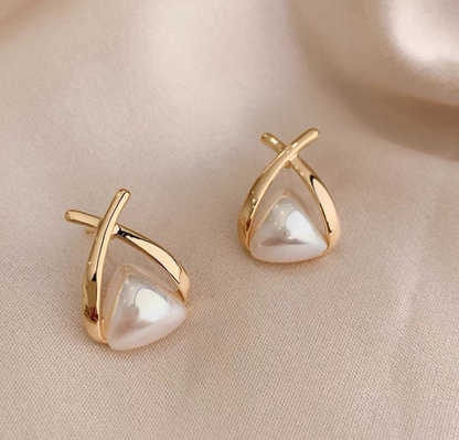 Gold Pearl Twist Earrings - Earrings - 18k Gold Plated Waterproof Jewellery - Collection 9