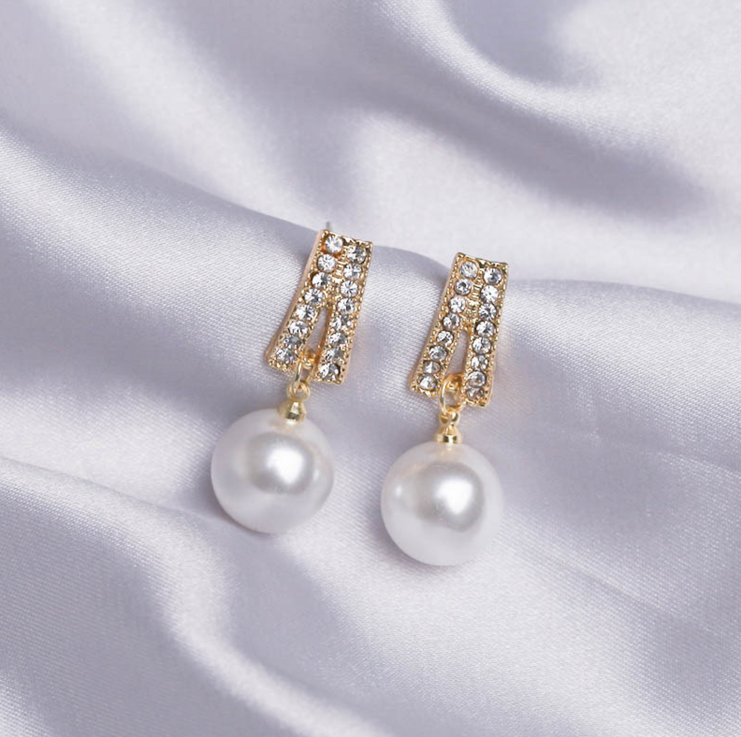 Gold Crystal Pearl Drop Earrings - Earrings - 18k Gold Plated Waterproof Jewellery - Collection 9