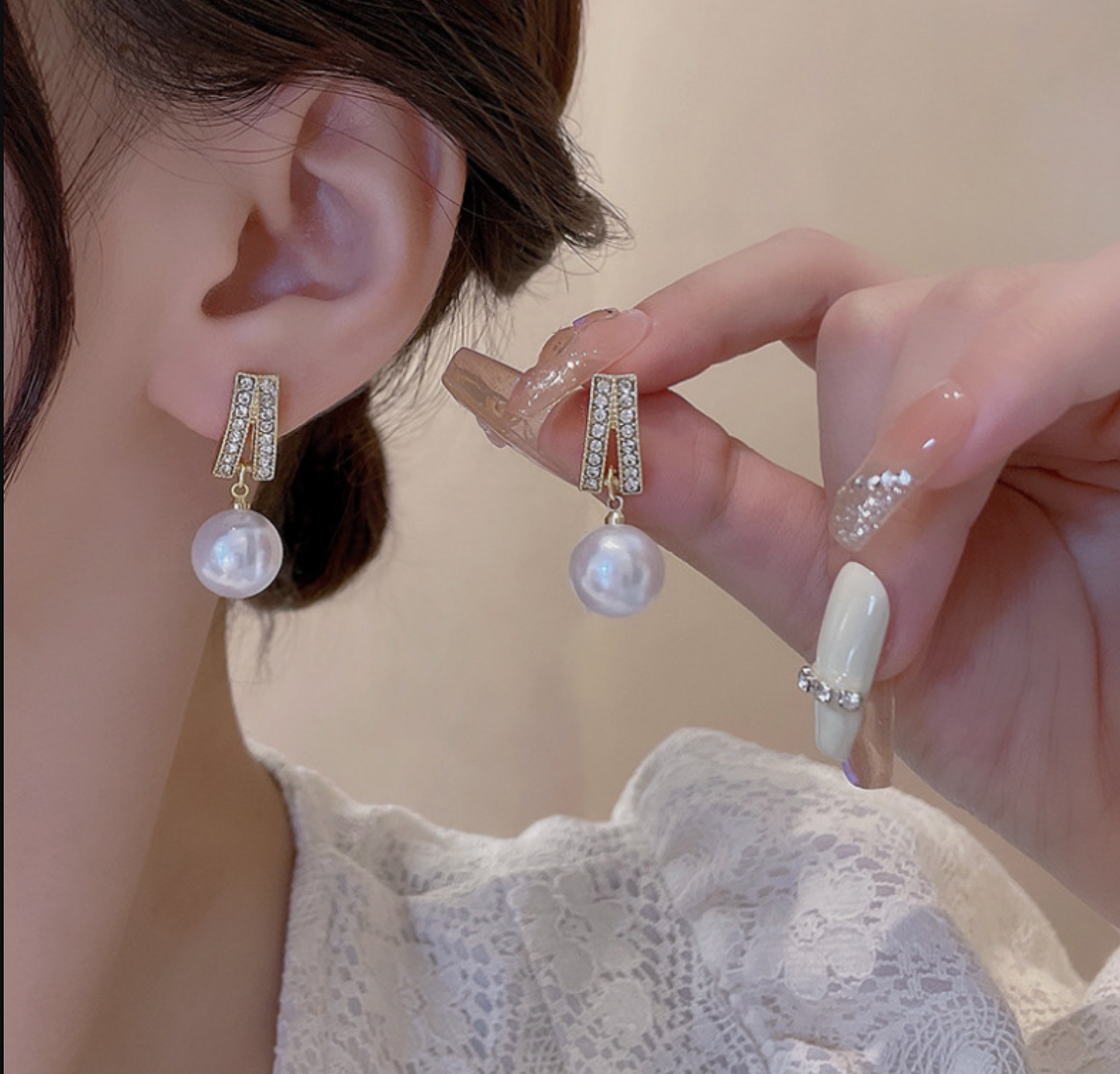 Gold Crystal Pearl Drop Earrings - Earrings - 18k Gold Plated Waterproof Jewellery - Collection 9