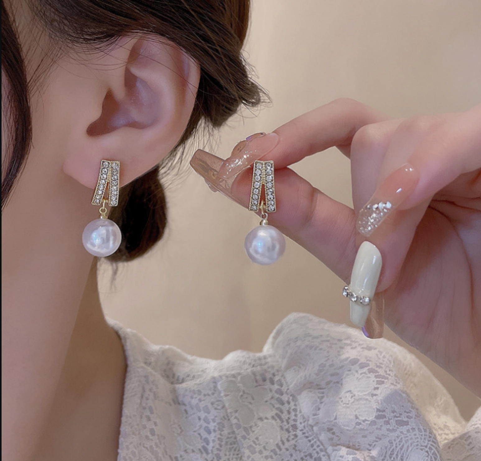 Gold Crystal Pearl Drop Earrings - Earrings - 18k Gold Plated Waterproof Jewellery - Collection 9