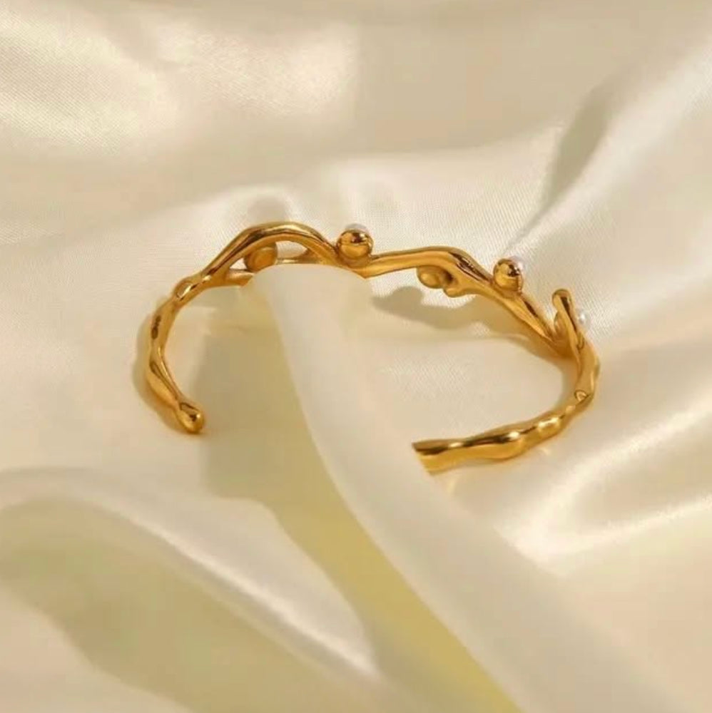 Gold Pearl Wave Bangle - Bracelets - 18k Gold Plated Waterproof Jewellery - Collection 9