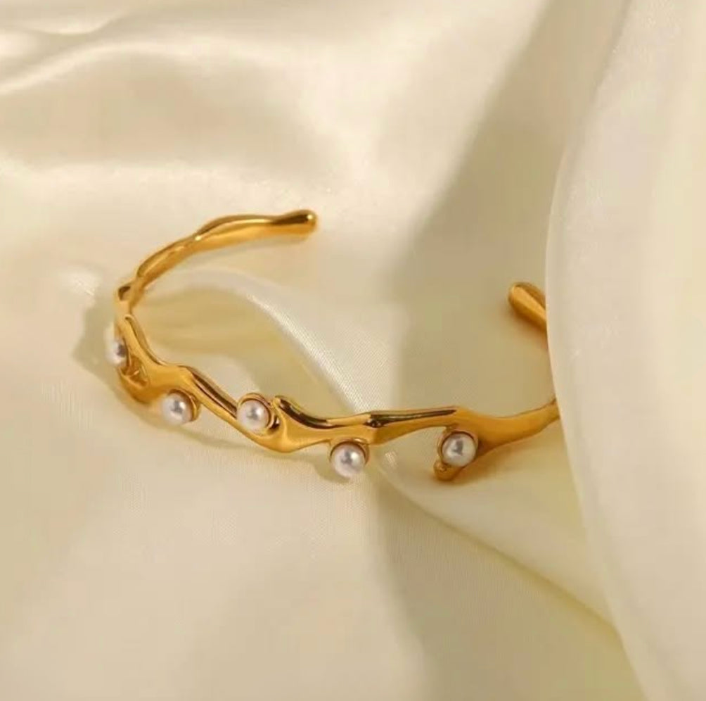 Gold Pearl Wave Bangle - Bracelets - 18k Gold Plated Waterproof Jewellery - Collection 9
