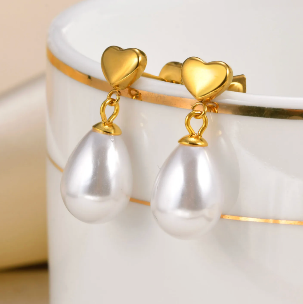 Gold Heart Pearl Drop Earrings - Earrings - 18k Gold Plated Waterproof Jewellery - Collection 9